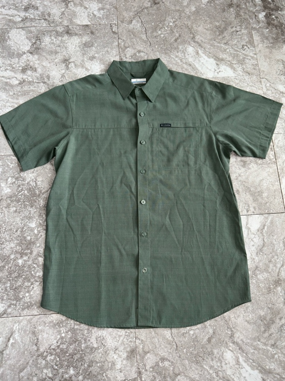 Columbia Men's Rapid Rivers Novelty Short Sleeve Button-Down Shirt M